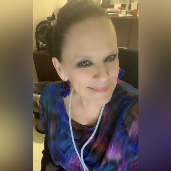 ♥️♥️♥️♥️WELCOME TO MY CLOSET! SO GLAD YOU ARE HERE! TAKE A LOOK AROUND! - Picture 2 of 6